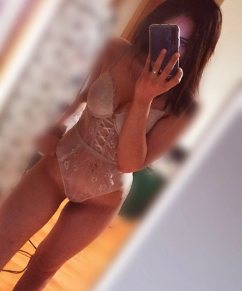 Я знаю все тайны удовольствия и готова подарить тебе незабываемые моменты. 😈 Мои услуги включают классический секс, минет, эротический массаж и многое другое. Я опытная индивидуалка, и мои навыки удовлетворят самого требовательного мужчину. 🌟 У меня есть отличные отзывы, которые говорят о моей профессиональности и абсолютной конфиденциальности. 🌺 Фото в моем профиле помогут тебе оценить мою нежность и красоту. Возможны выезды по Москве и пригородам. Жду тебя, милый! 💕 12815, 22 года